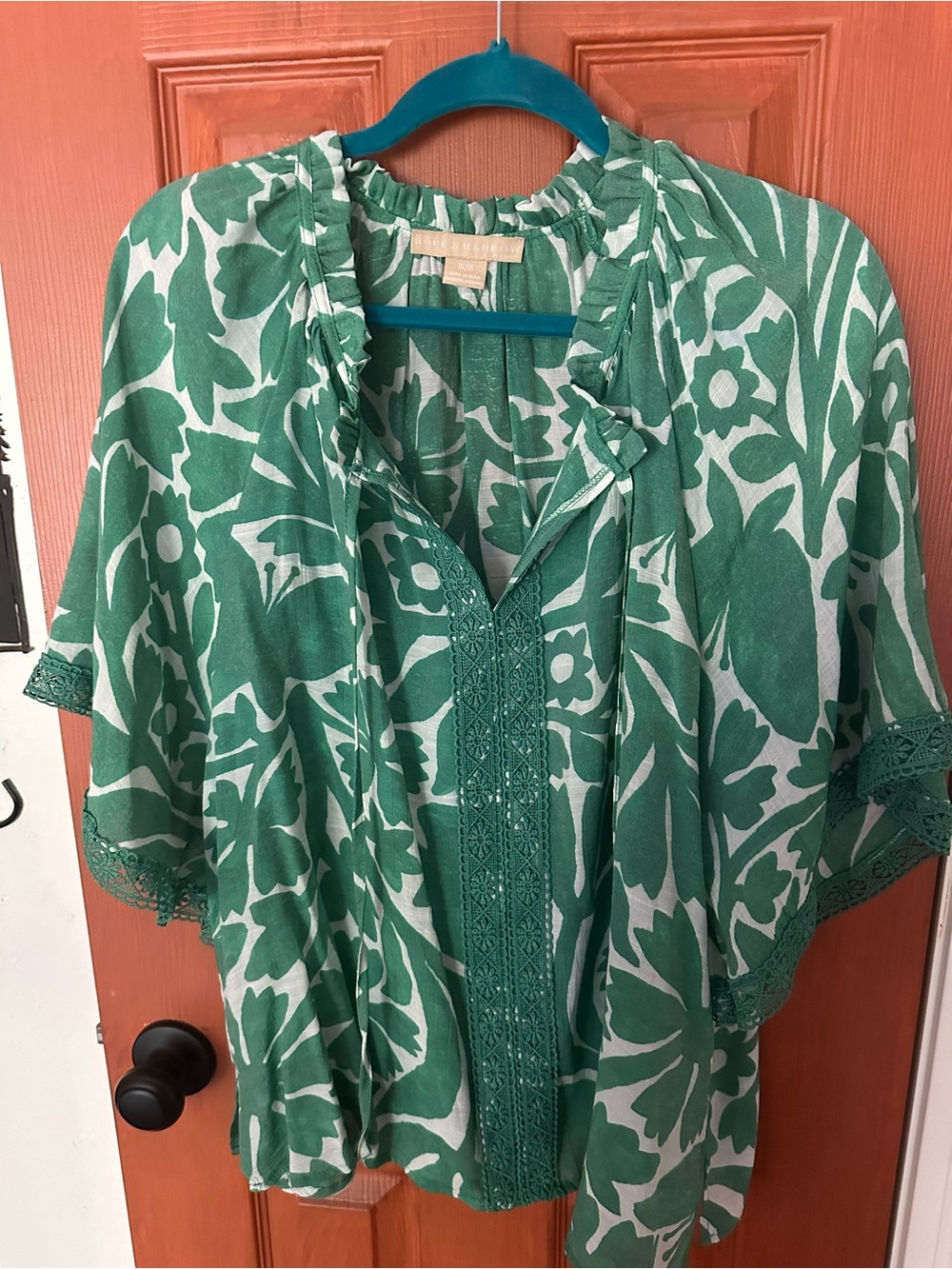 Women’s Green Floral Peasant Top - Unknown Brand